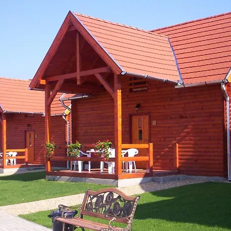 Aquatherma Termalfalu Es Kemping Holiday park *