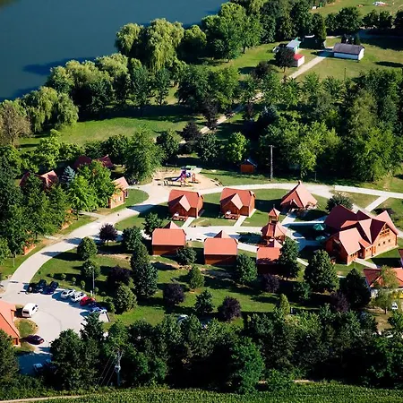 Aquatherma Termalfalu Es Kemping Holiday park Zalaegerszeg