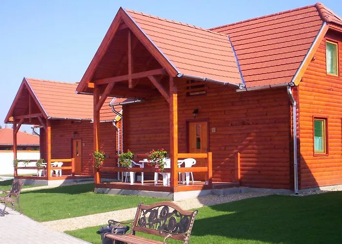 Aquatherma Termalfalu Üdülőpark *